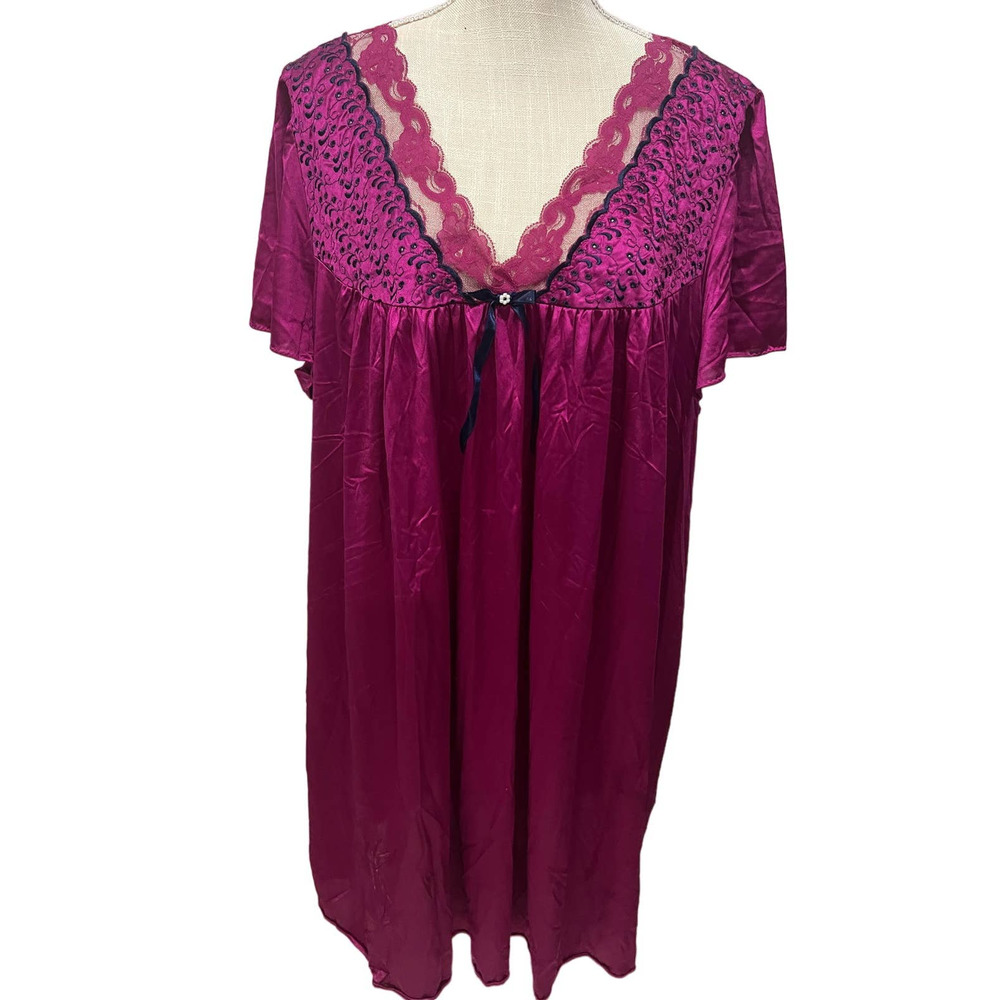 Vintage Berry Color long Vanity Fair Nightgown - Size XXXL